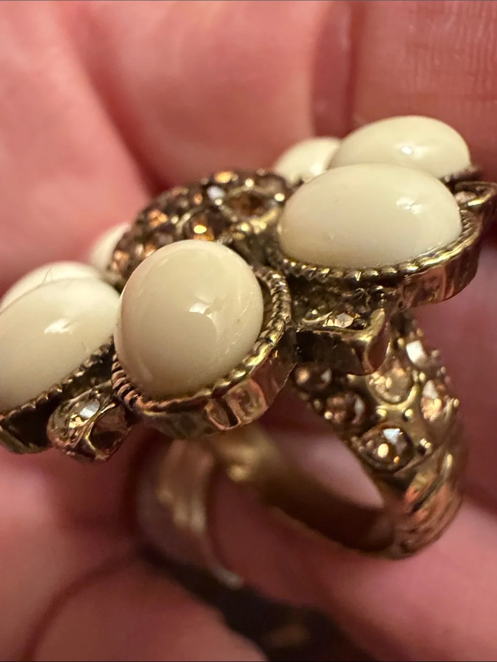 Heidi Daus Cream cabochons with Gold glass stones Flower Statement Ring size 8 P